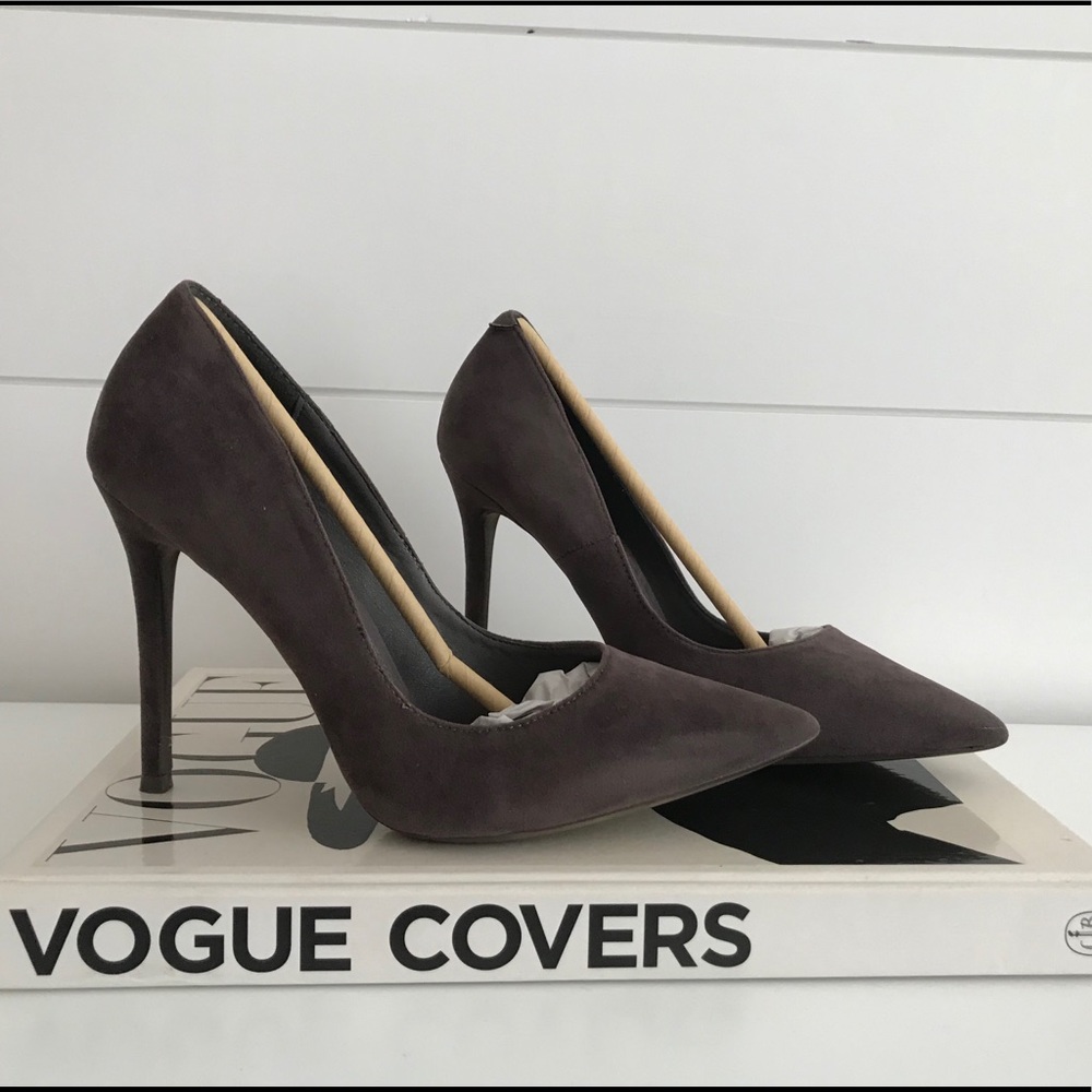 Dark Grey Pointed Toe Stiletto Heel 7.5. Like new condition.